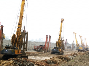 徐工連(lián)續牆機群(qún)樂山施工(gong)