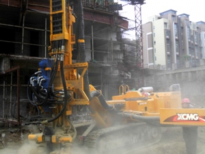 錨(mao)杆鑽施工(gong)2