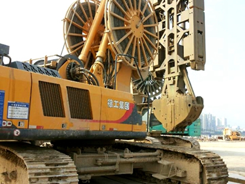 珠(zhū)澳大橋(qiáo)珠海鍊(lian)接線人(rén)工島工(gōng)程施工(gong)